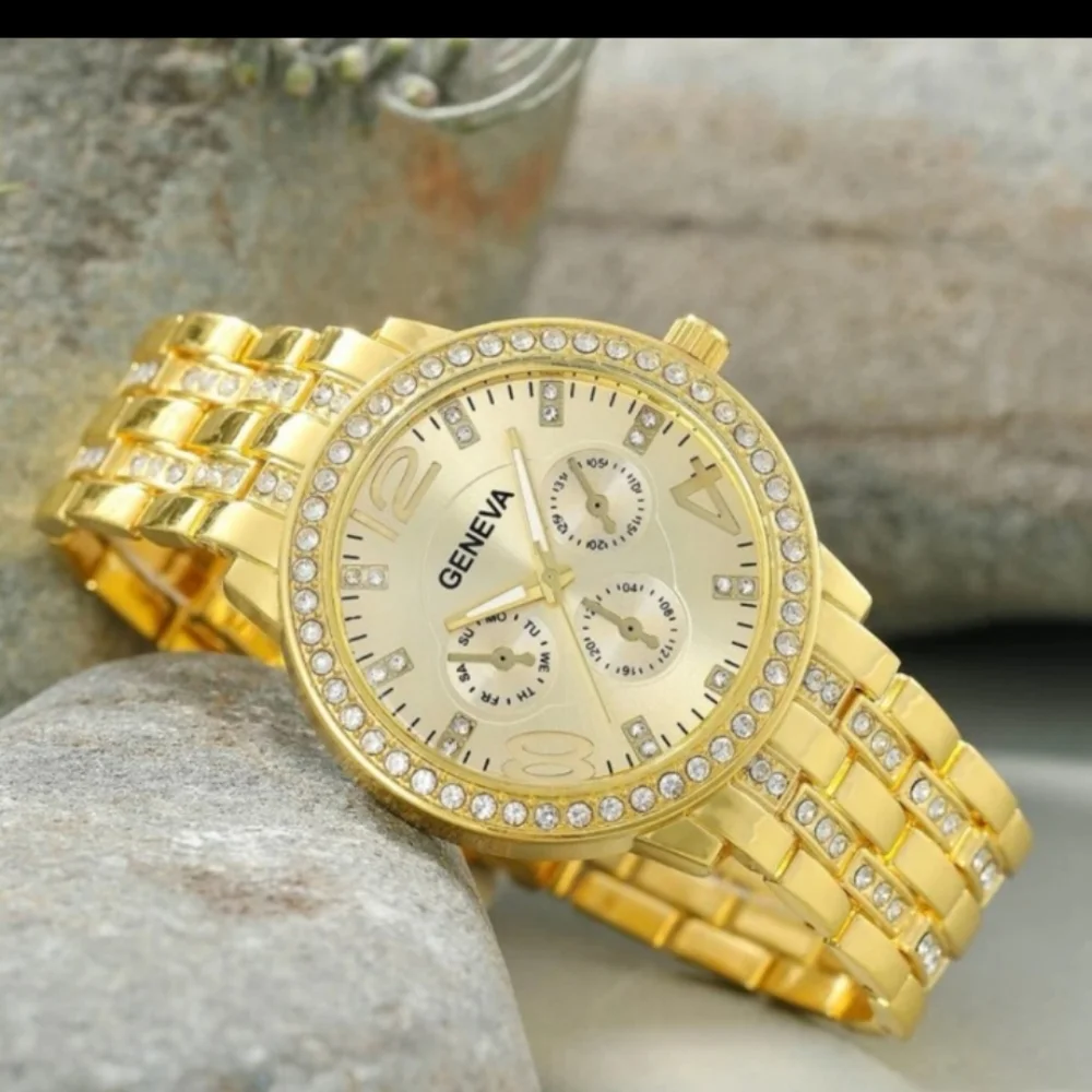 *NEW* Mens gold flashy diamond big faced watch with matching bracelet